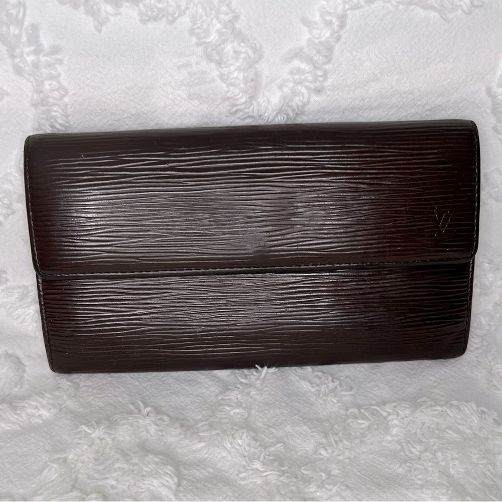 LOUIS VUITTON • EPI LEATHER • SARAH WALLET